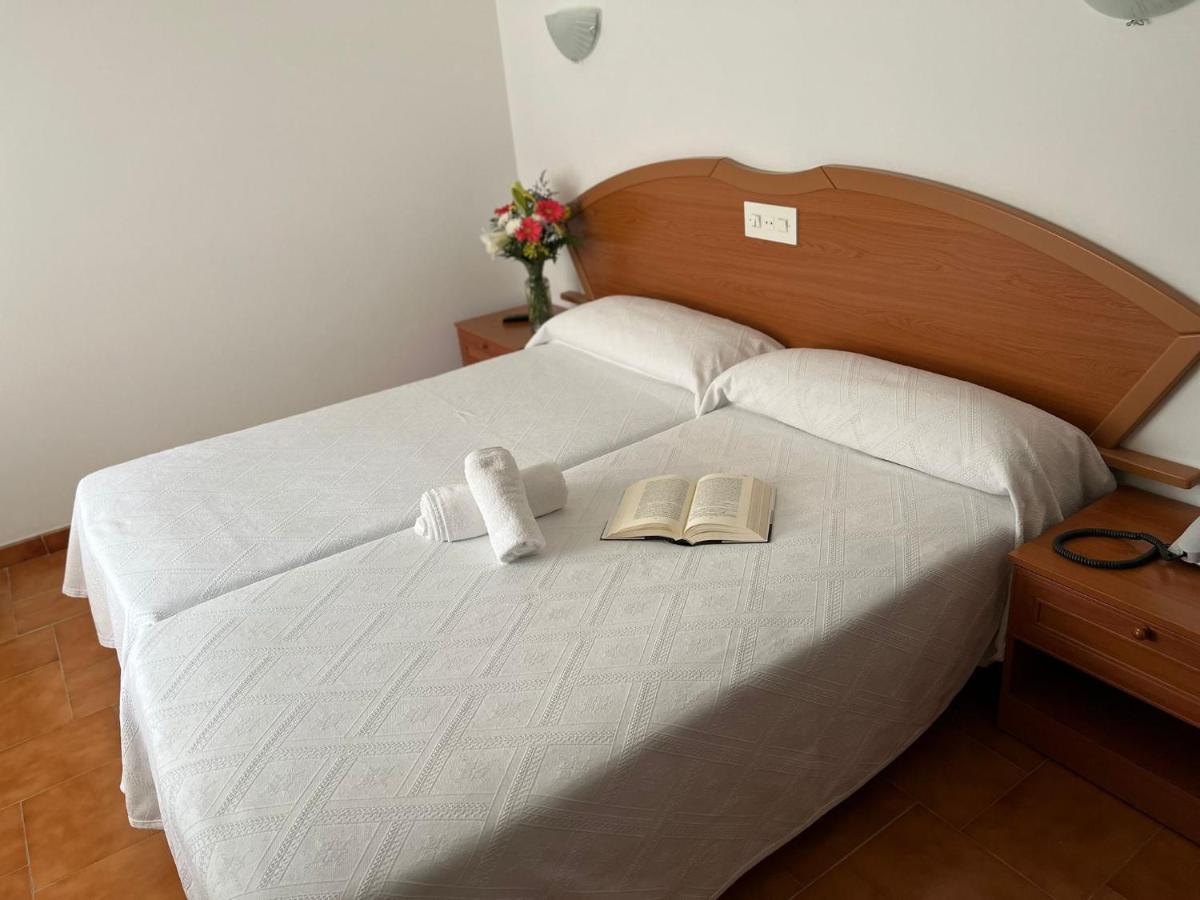Hotel Argibay Эль-Грове Экстерьер фото