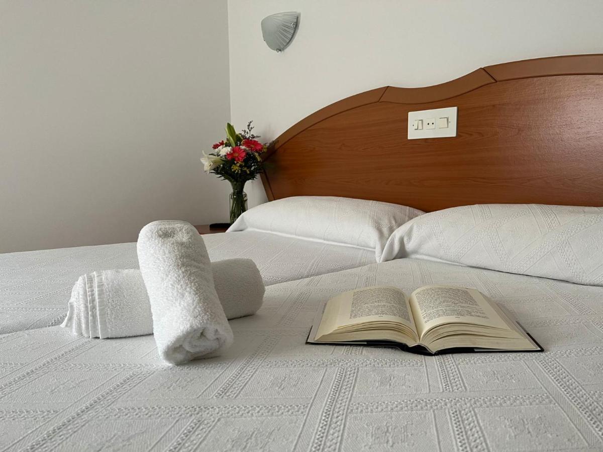 Hotel Argibay Эль-Грове Экстерьер фото